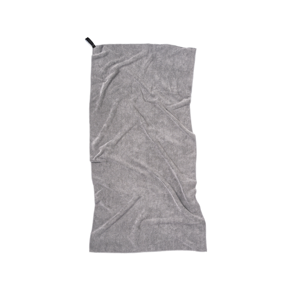 Se Vinga Rpet Active dry Håndklæde 140x70, grå hos Hertels Boresko