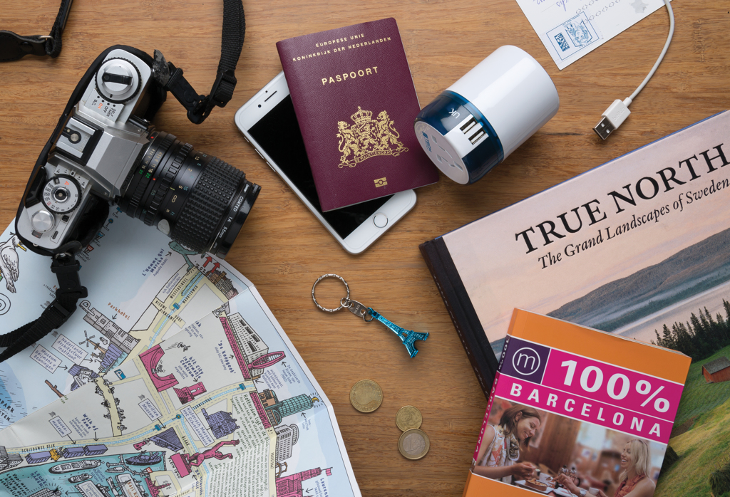 Advertising Travel and accessories - Set d’adaptateurs de voyage avec port USB Travel Blue - 7